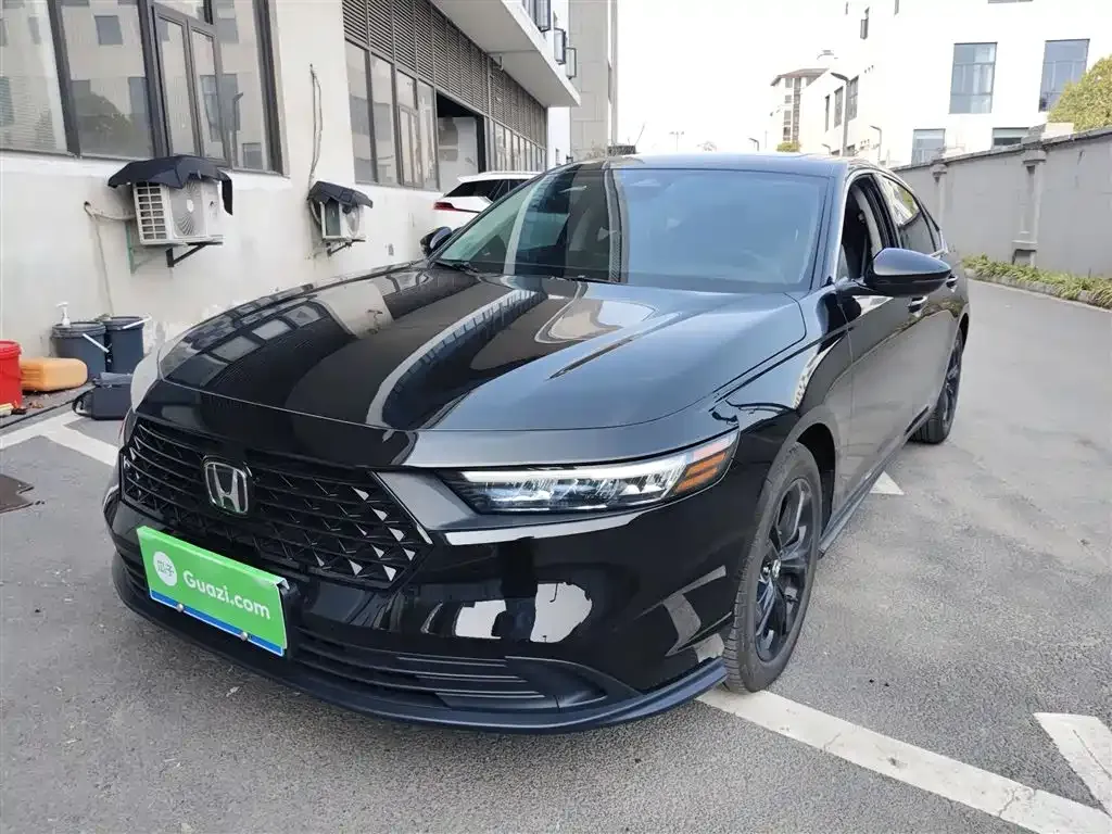 Honda Accord — фото 1