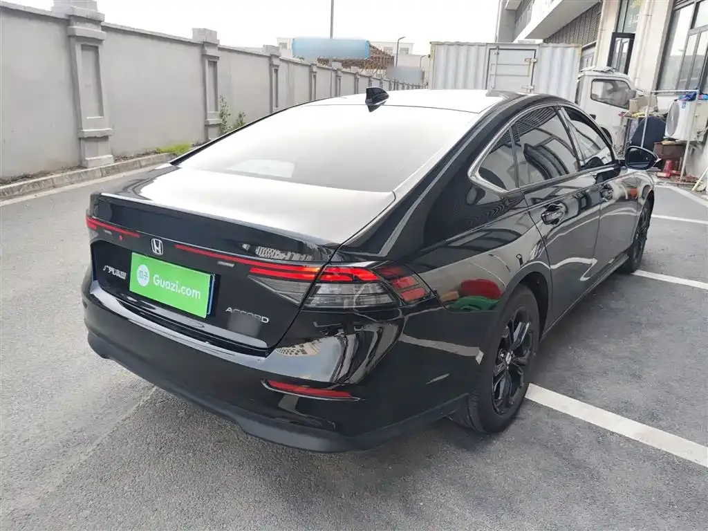 Honda Accord — фото 6
