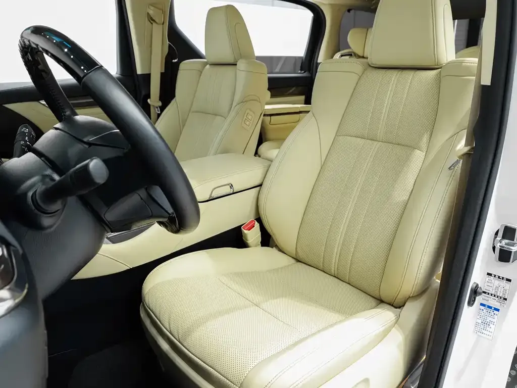 Toyota Alphard — фото 7