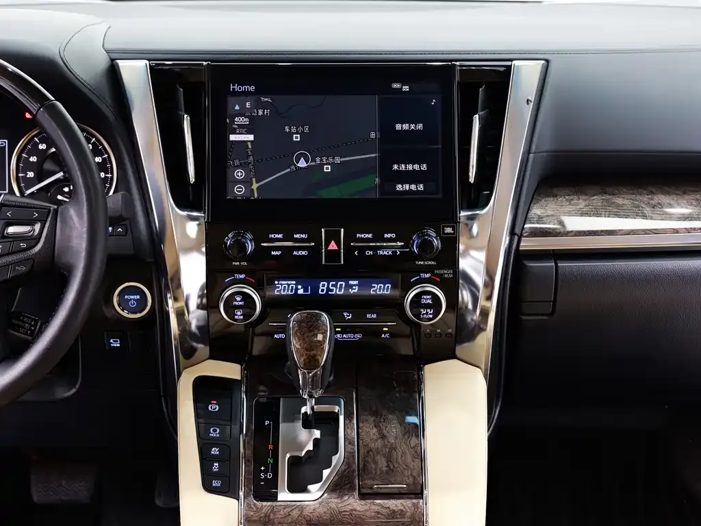 Toyota Alphard — фото 9