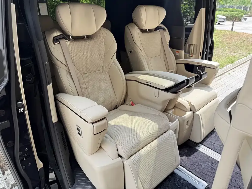 Toyota Alphard — фото 3