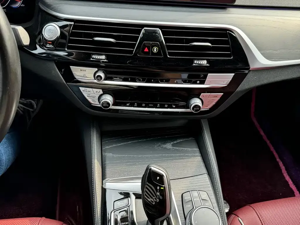 BMW 5 Series — фото 10