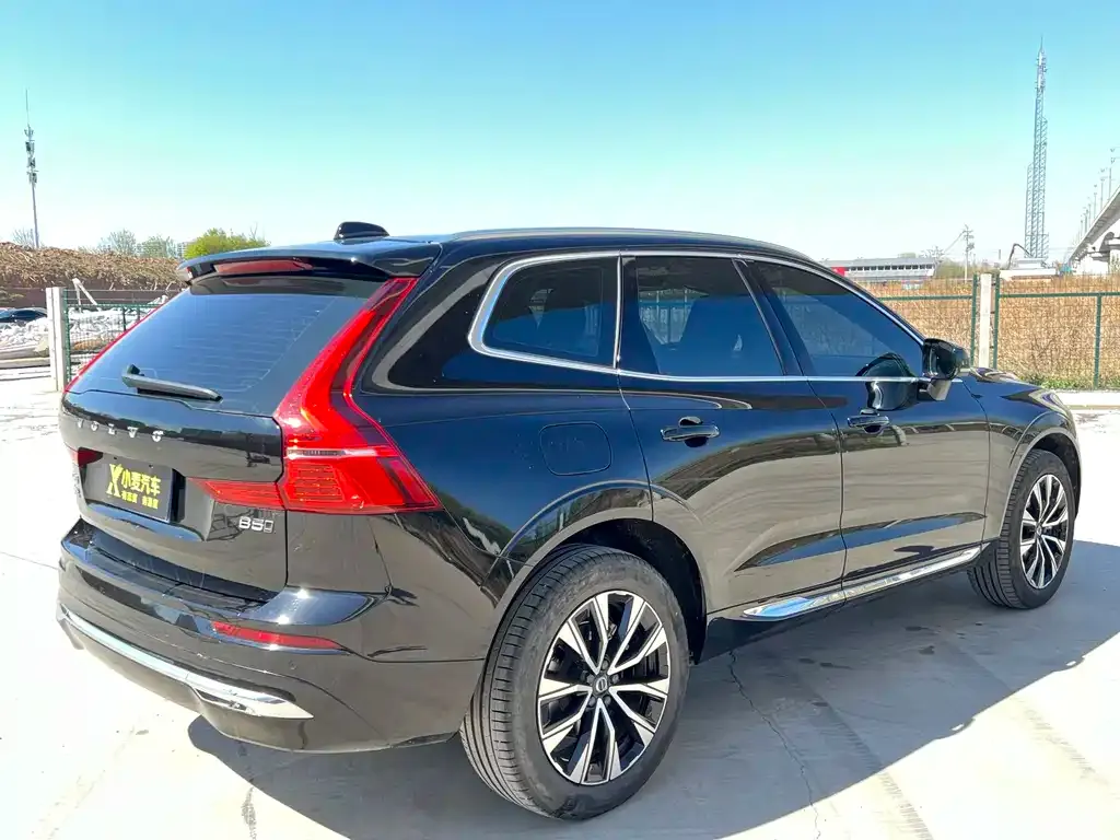 Volvo XC60 — фото 7