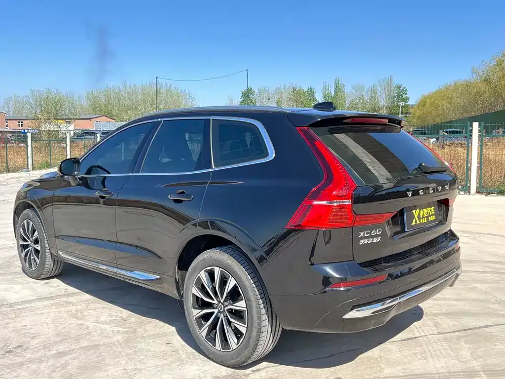 Volvo XC60 — фото 6