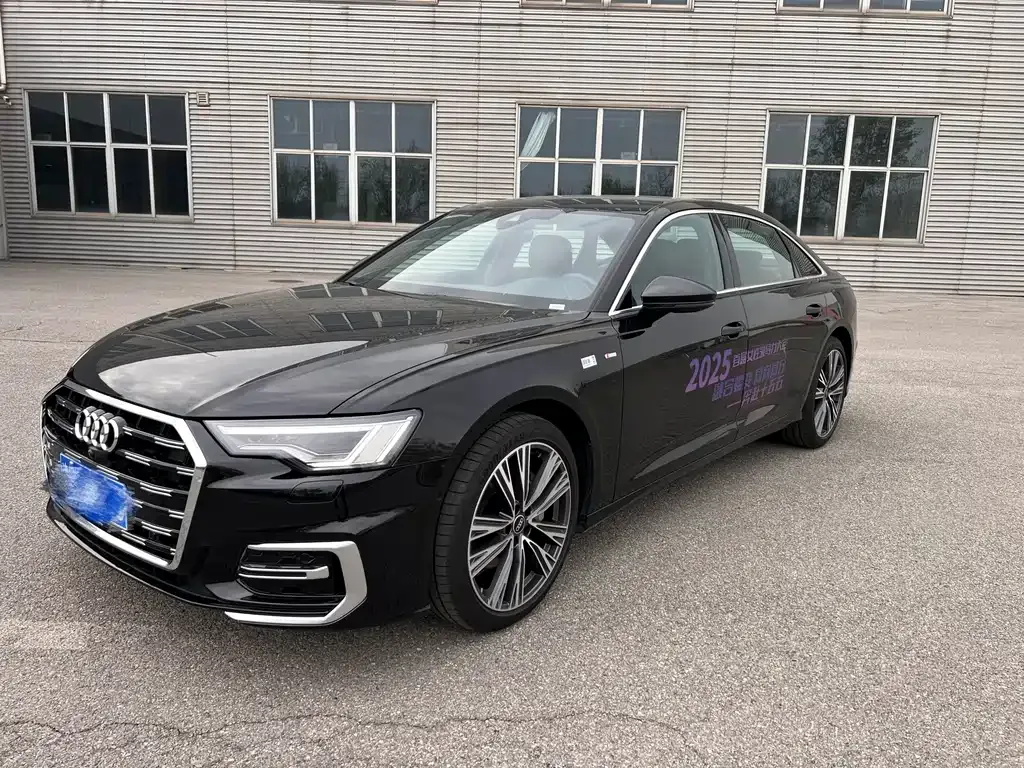 Audi A6L — фото 1
