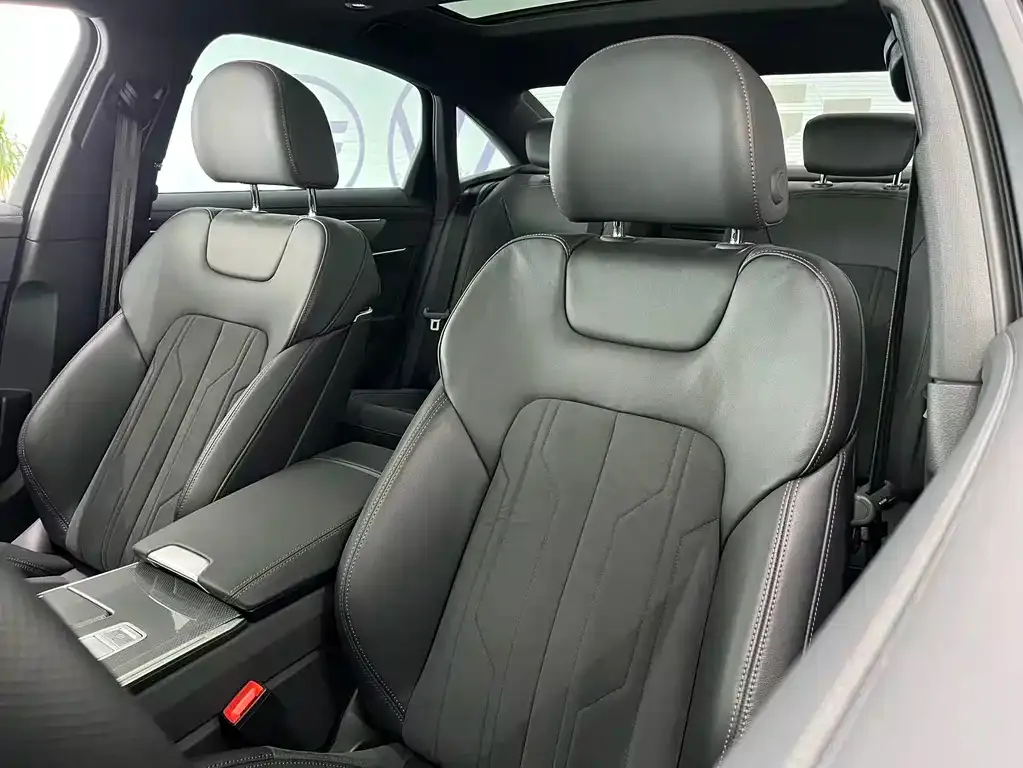 Audi A6L 2024 из CN, фото 6