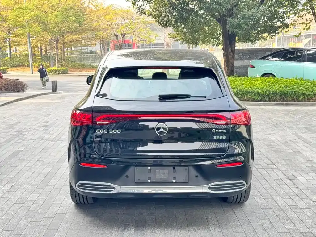 Mercedes-Benz EQE SUV — фото 8