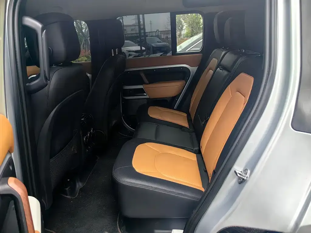 Land Rover Defender — фото 2