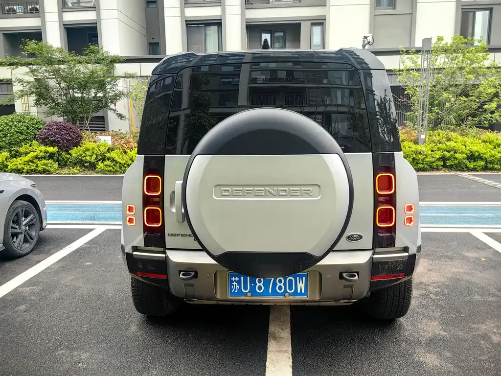 Land Rover Defender — фото 8