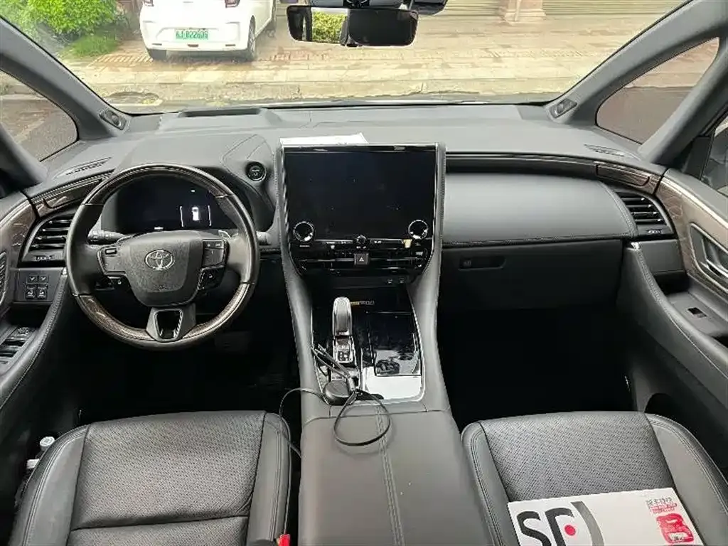 Toyota Alphard — фото 7