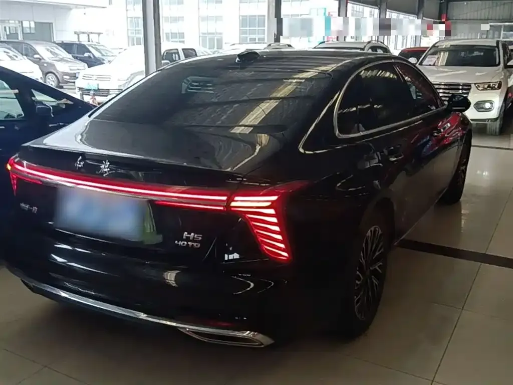 Hongqi H5 — фото 10