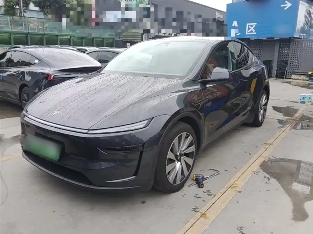 Tesla Model Y 2025 из CN, фото 4