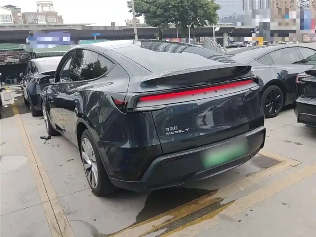 Tesla Model Y 2025 из CN, фото 7