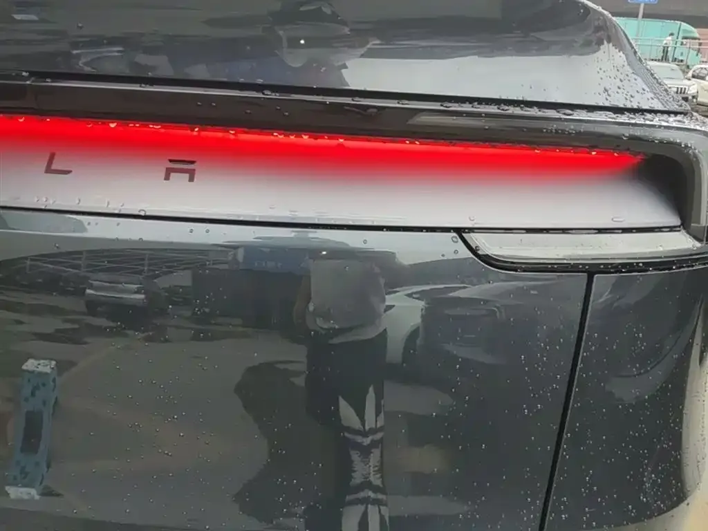 Tesla Model Y 2025 из CN, фото 2