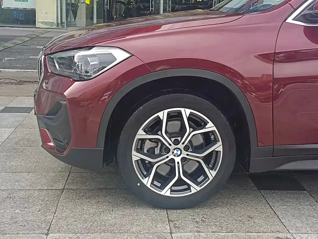 BMW X1 — фото 5