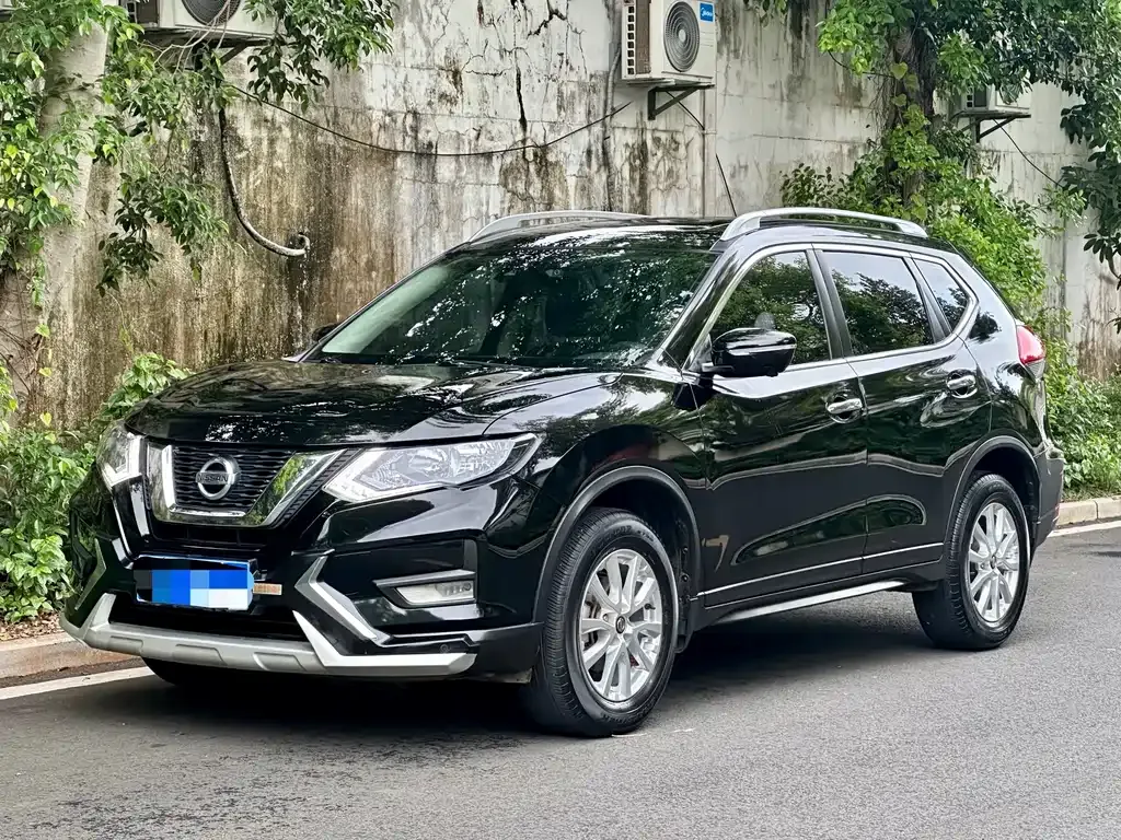 Nissan X-Trail — фото 1