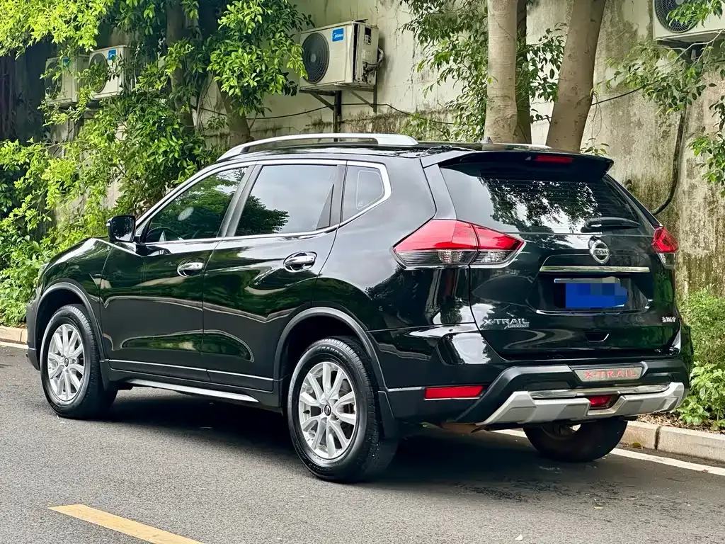 Nissan X-Trail — фото 7