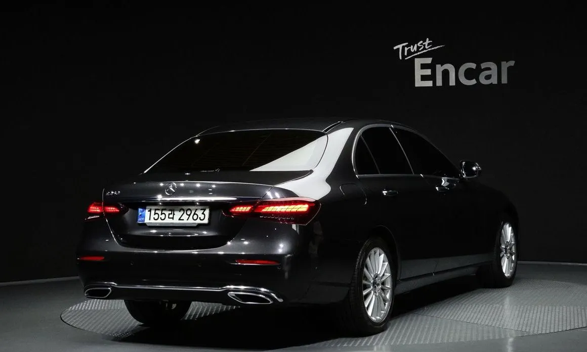 Mercedes-Benz E-Class 2022 из KR, фото 2