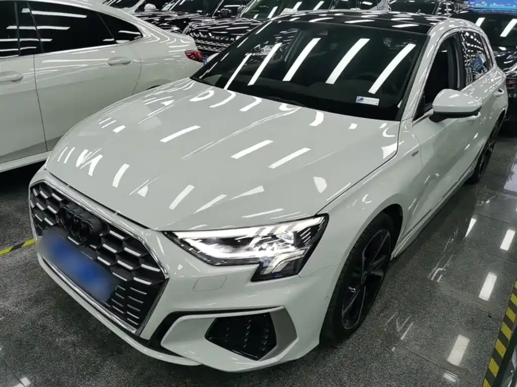 Audi A3 — фото 1