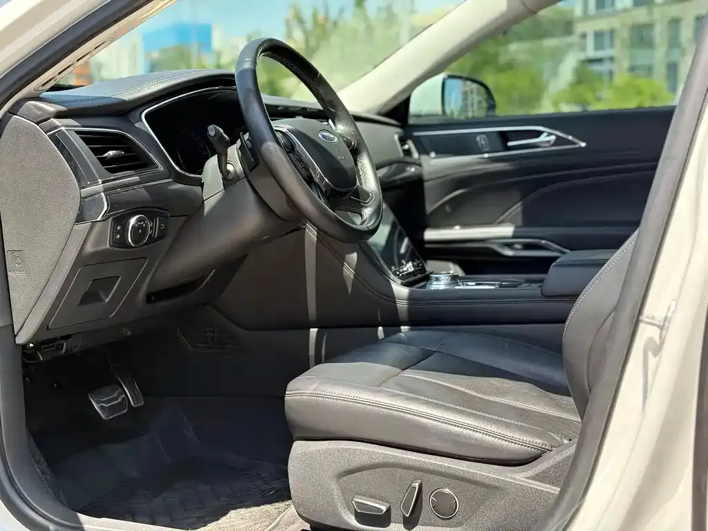 Ford Taurus 2021 из CN, фото 3