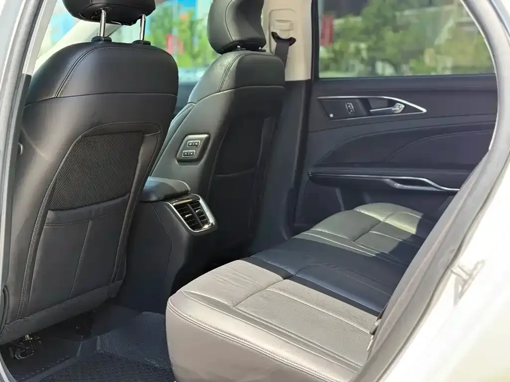 Ford Taurus 2021 из CN, фото 6