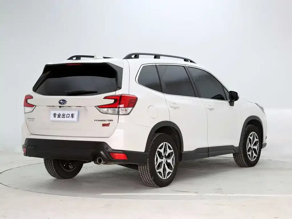 Subaru Forester — фото 9
