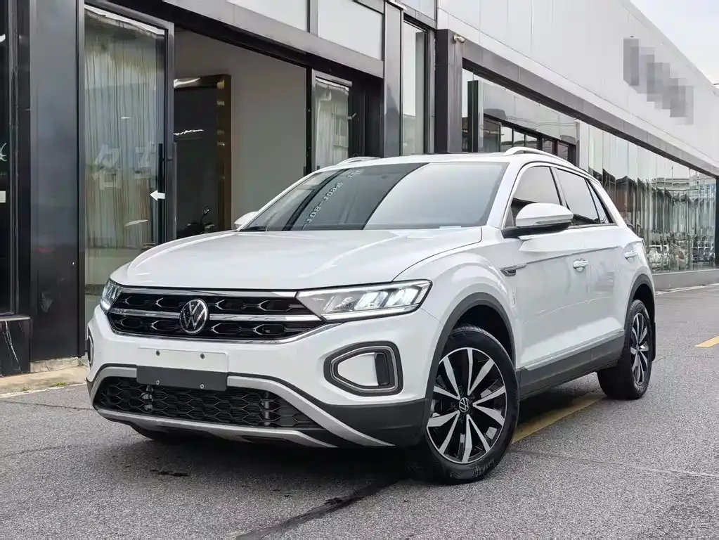 Volkswagen T-Roc — фото 1