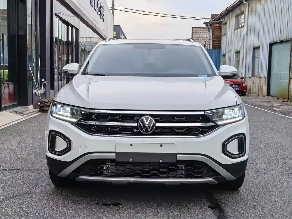 Volkswagen T-Roc — фото 8