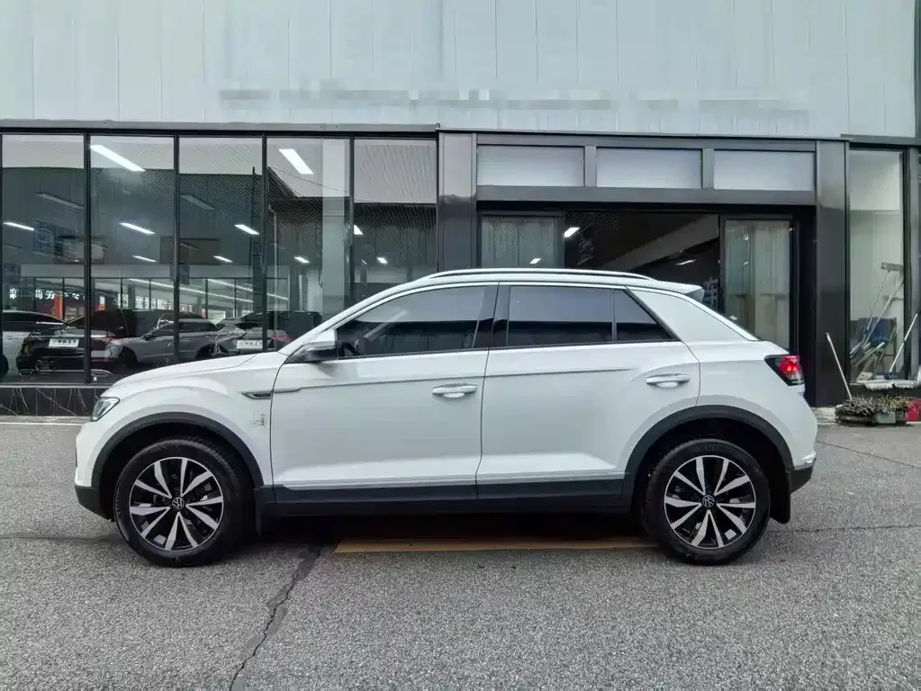 Volkswagen T-Roc — фото 5