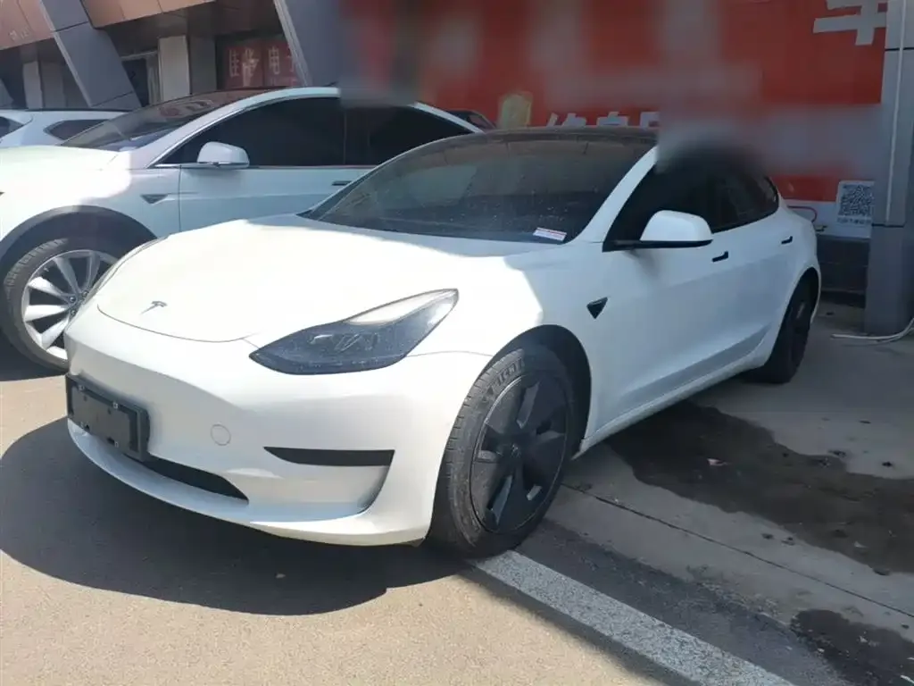 Tesla Model 3 — фото 3