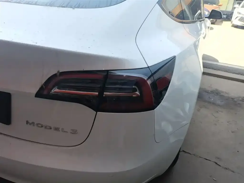 Tesla Model 3 — фото 6