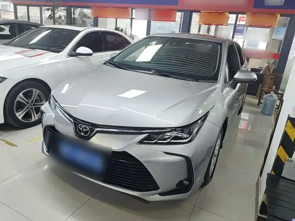 Toyota Corolla 2024 из CN, фото 1