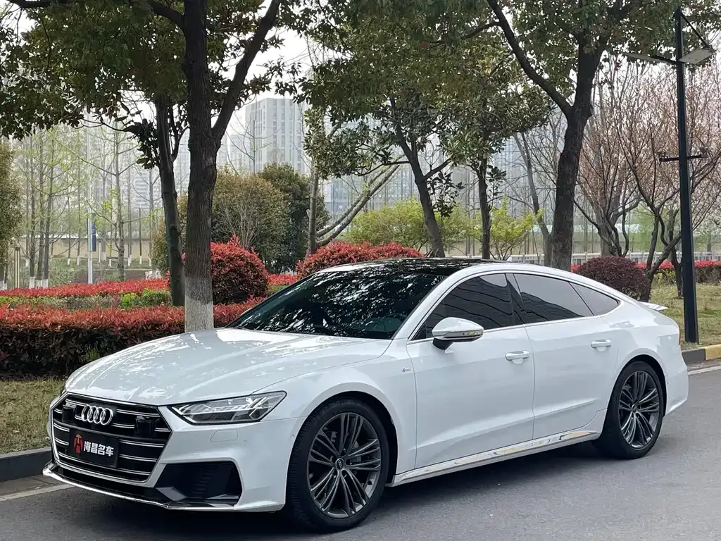 Audi A7 — фото 1