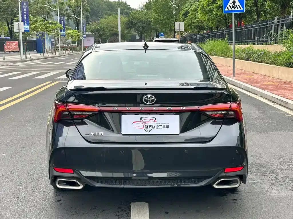 Toyota Avalon 2023 из CN, фото 2