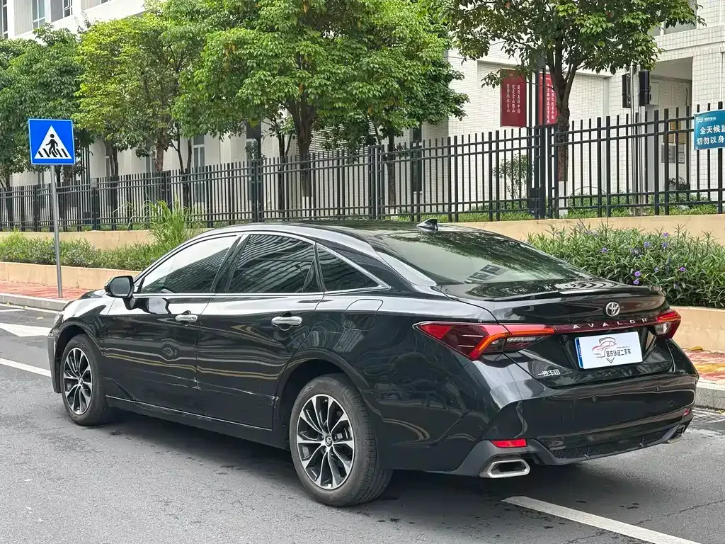 Toyota Avalon 2023 из CN, фото 10