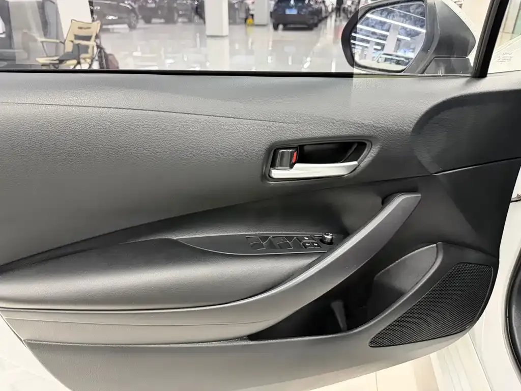 Toyota Corolla — фото 3