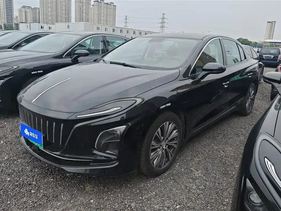 Hongqi E-QM5 — фото 1