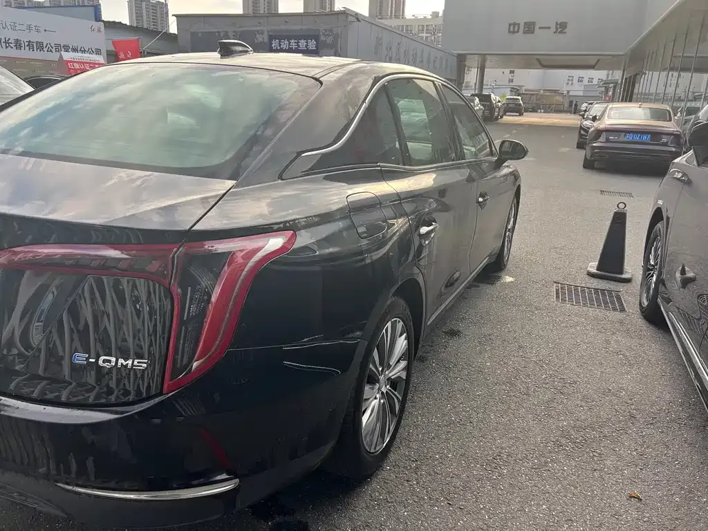 Hongqi E-QM5 — фото 5