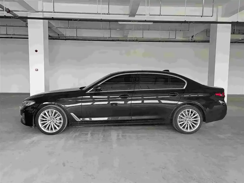 BMW 5 Series — фото 10
