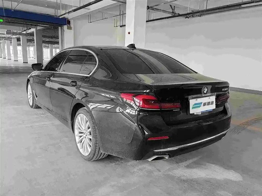 BMW 5 Series — фото 5