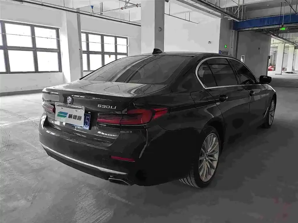 BMW 5 Series — фото 2