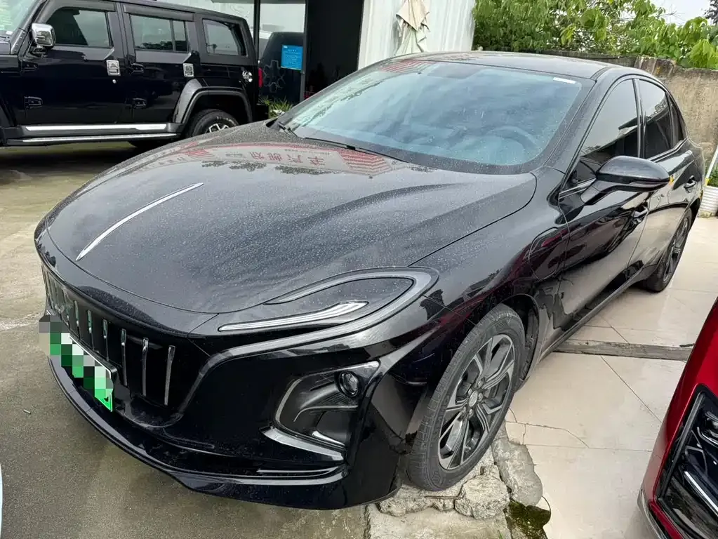 Hongqi E-QM5