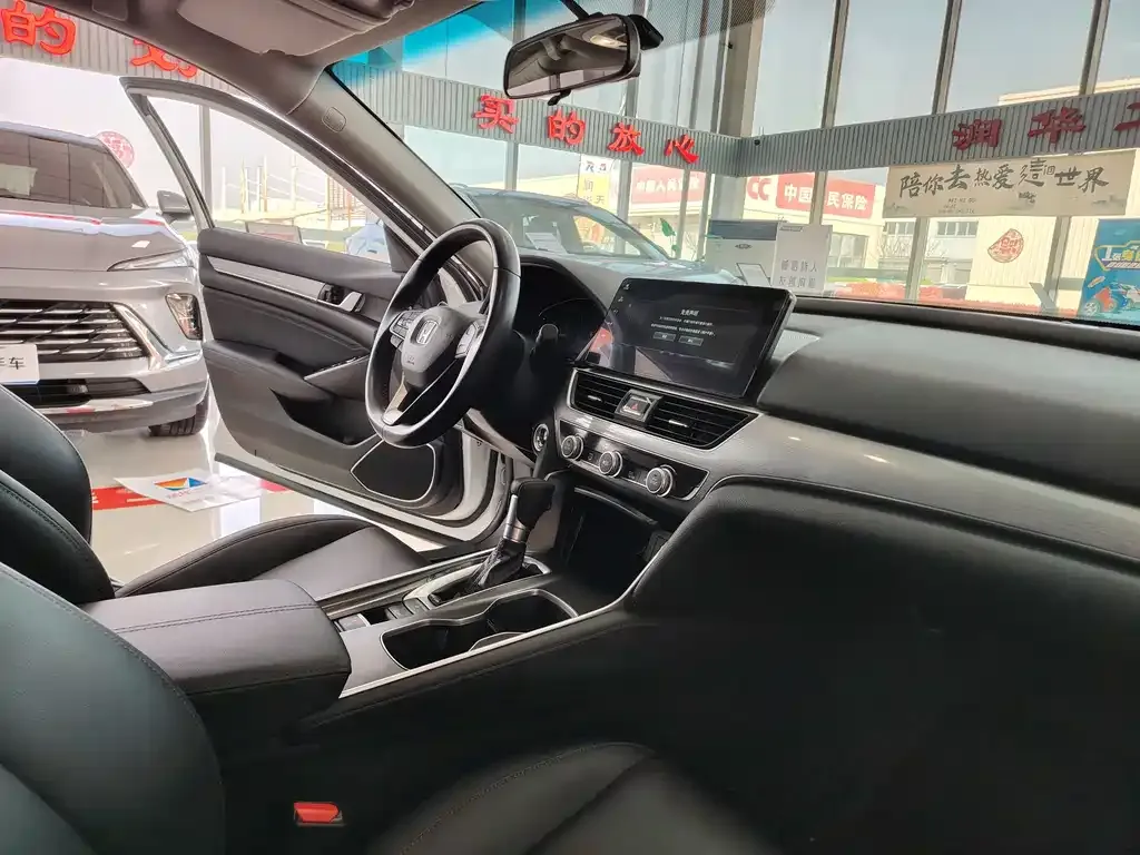 Honda Accord — фото 5