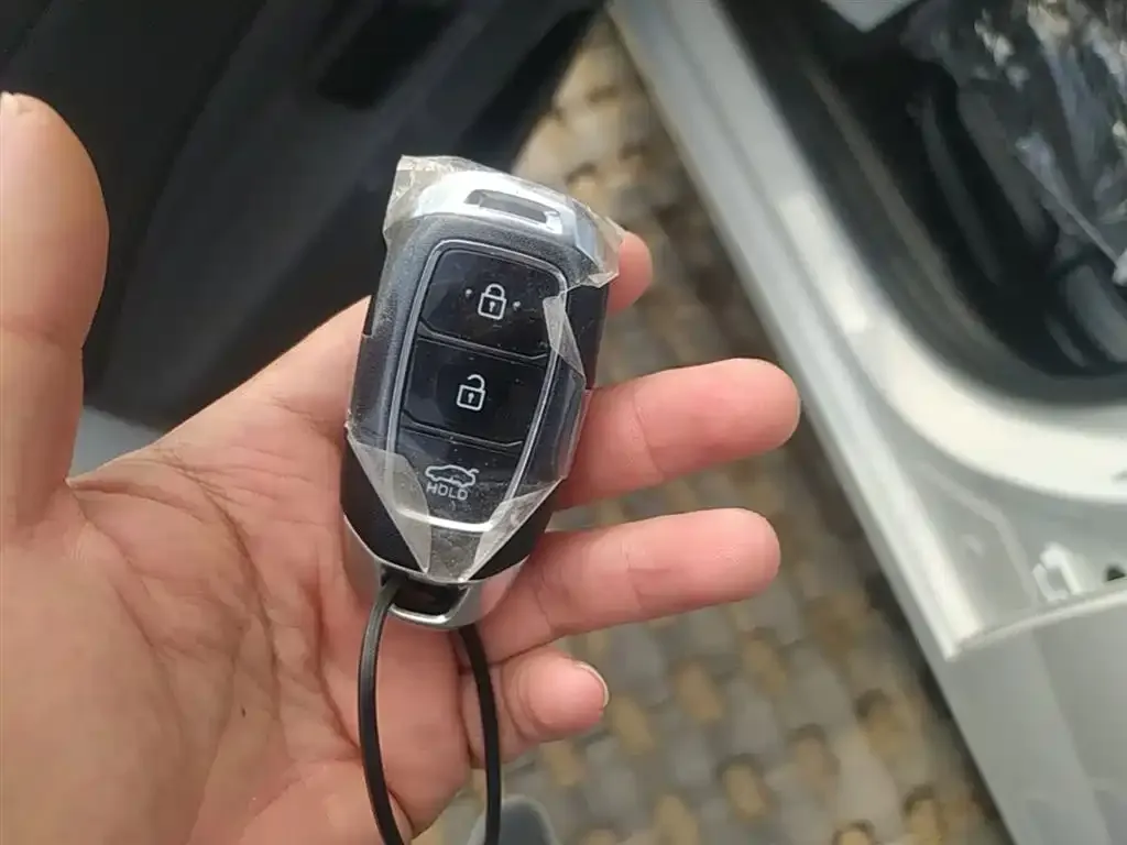 Hyundai Elantra — фото 8