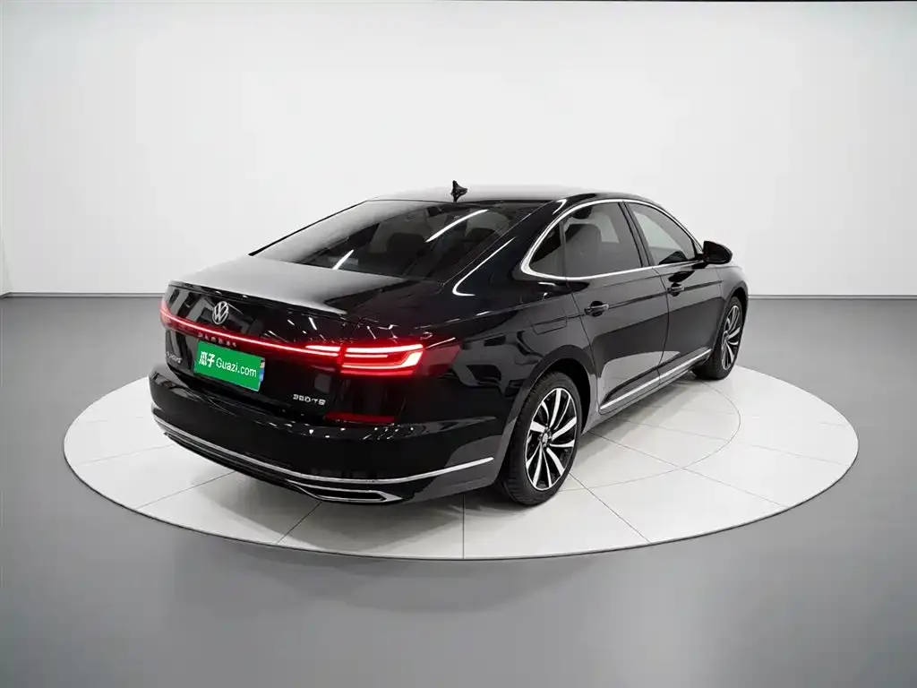 Volkswagen Passat — фото 10