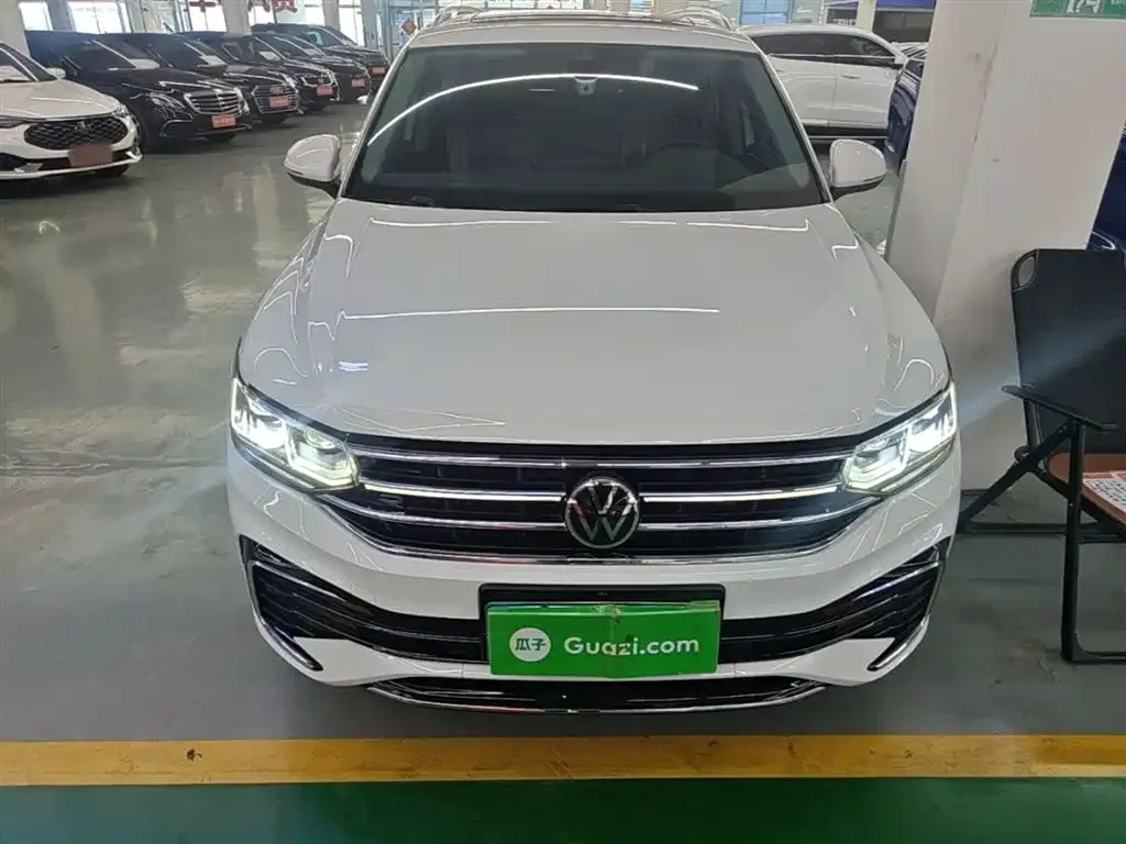Volkswagen Tiguan L — фото 4