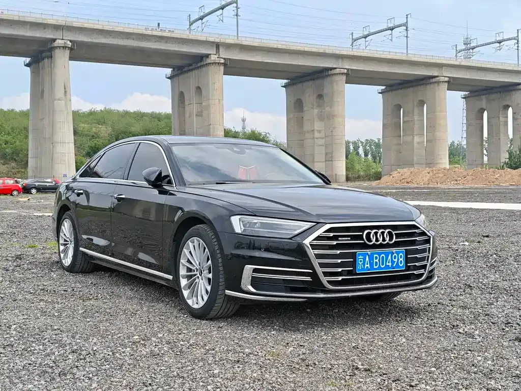 Audi A8 — фото 9