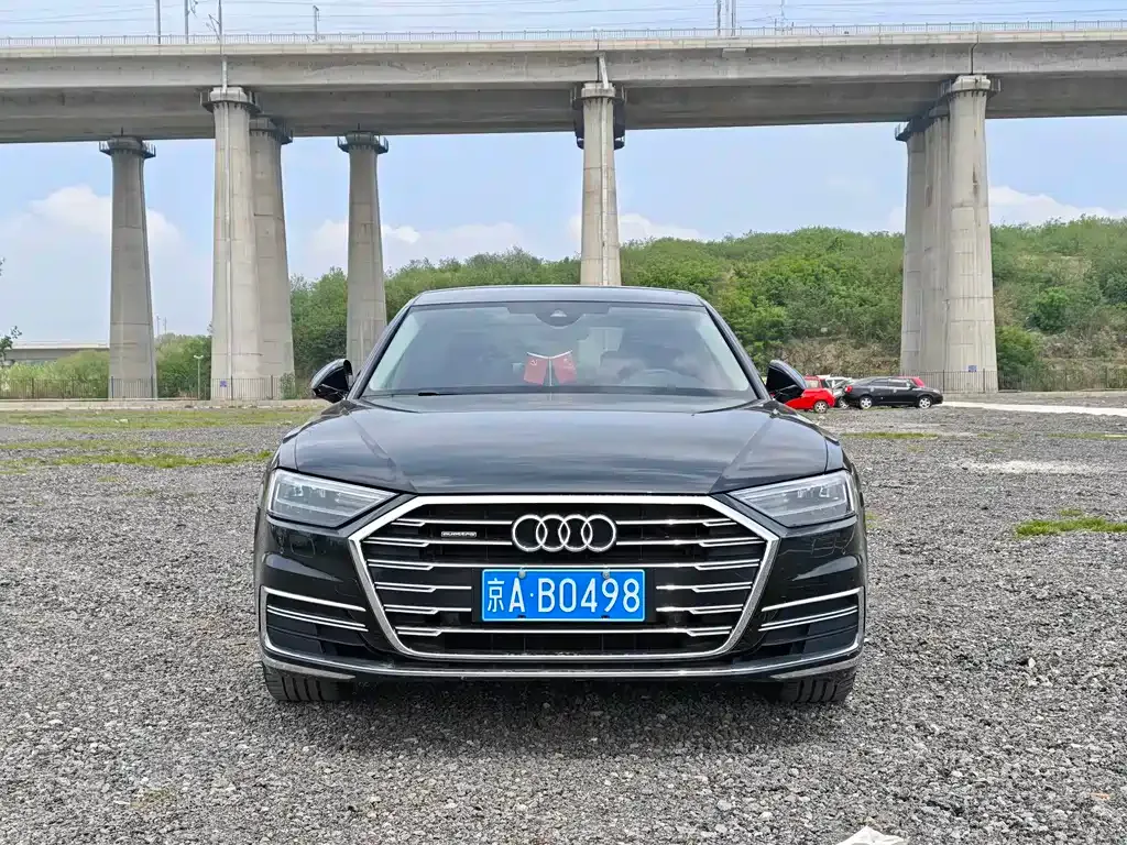 Audi A8 — фото 4
