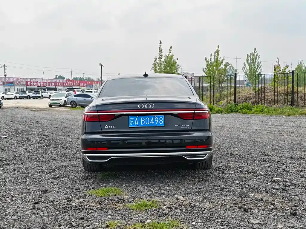 Audi A8 — фото 6