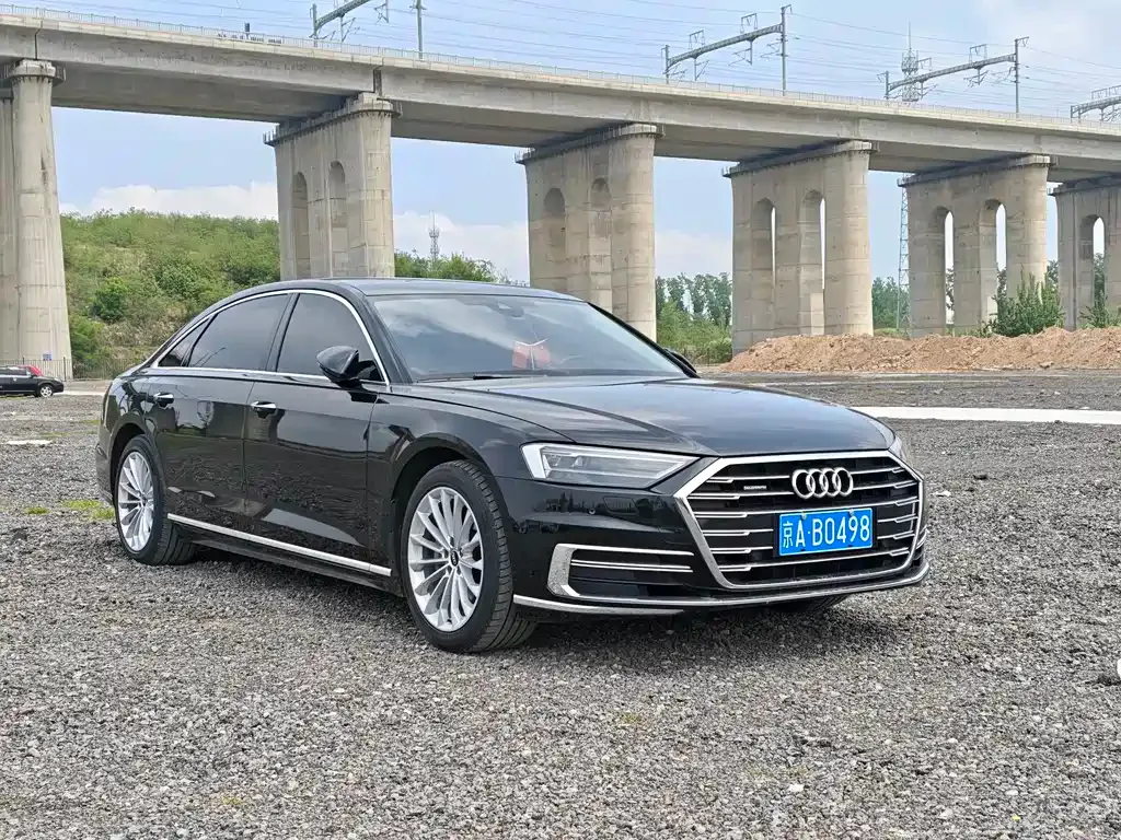 Audi A8 — фото 8